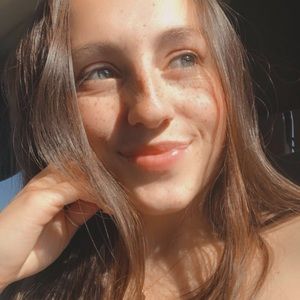 Meet your Posher, Chloe